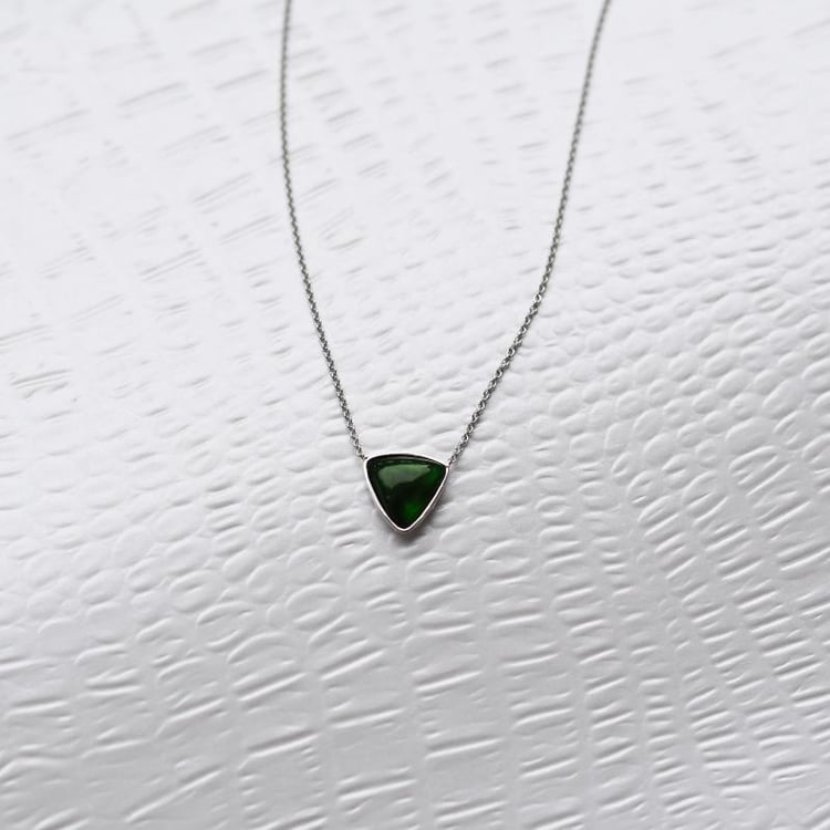 Elegante Goldkette mit dunkelgrünem Trillion-Opal Leane 51026