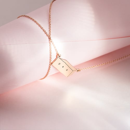 Silberne Kette mit einem Kasten Der Kleine Prinz
