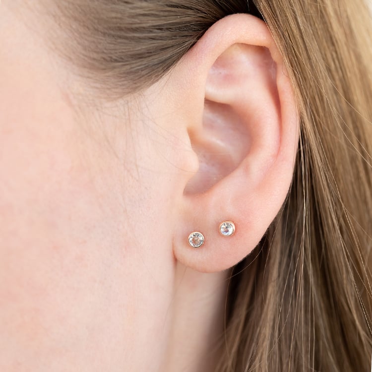 Minimalistisches Set aus Schmuckstücken mit Mondsteinen Livy 147498