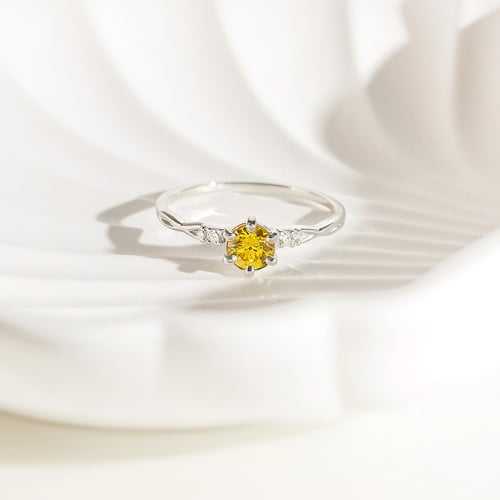 Verlobungsring aus Gold mit 0.36ct IGI-zertifiziertem Lab Grown Diamanten Mileva