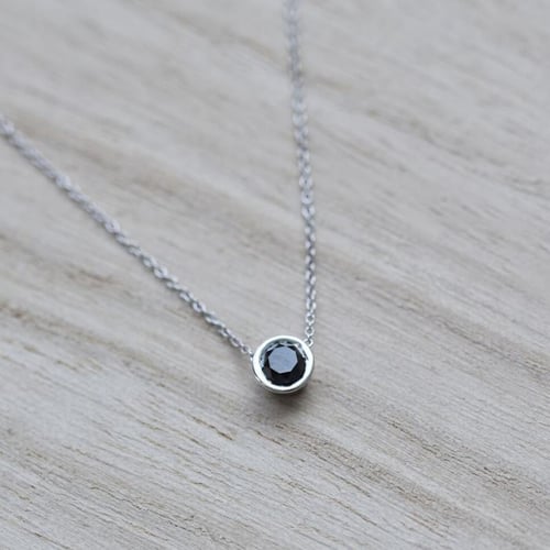 Halskette mit schwarzem Diamanten Jonie