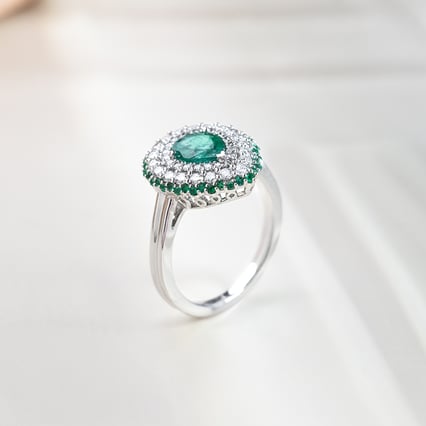 Goldring voller Smaragde und Diamanten Sazes