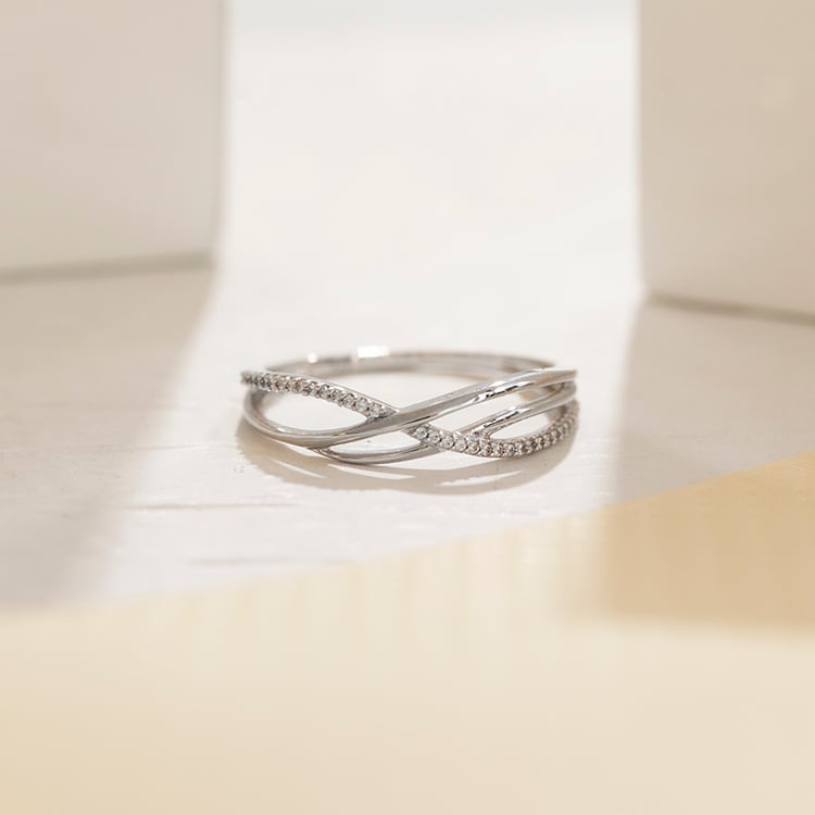 Unkonventioneller Diamantring Izabelle 110391