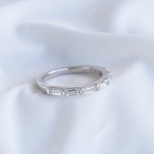 Eleganter Ring mit Baguette Diamanten Marilyn