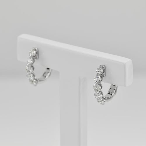 Creolen mit Diamanten geschmückt Chay