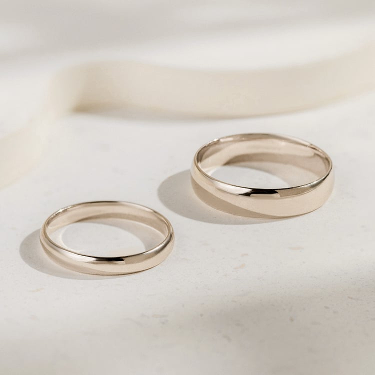 Schlichte Eheringe aus Gold in Haselnussfarbe Ygyn 166275