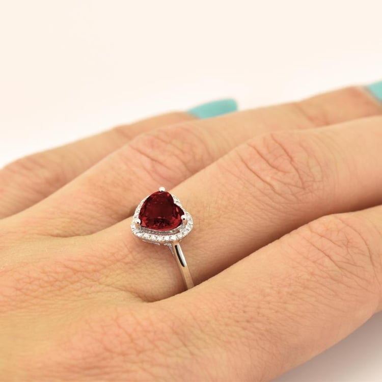 Goldring mit Granaten in Herzform und Diamanten Connelly 16727