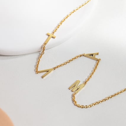 Silberkette mit 4 Buchstaben nach Ihrer Wahl Lupe