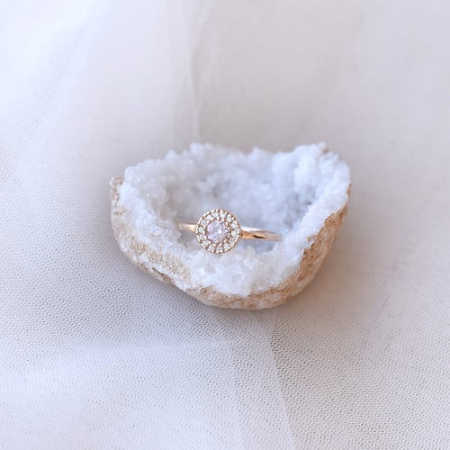 Goldener Verlobungsring mit Morganit und Diamanten Tafne