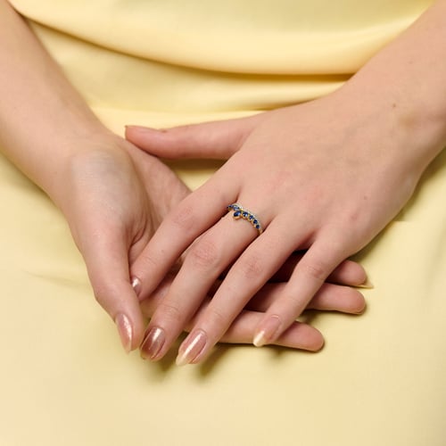 Luxuriöser Goldring mit Saphiren und Naturdiamanten Richa