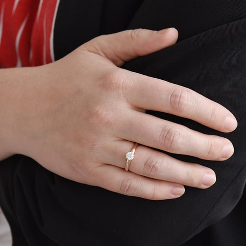 Verlobungsring mit Moissanit Lopa