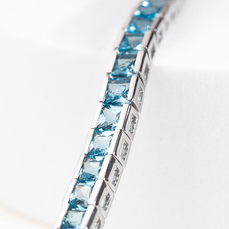 Silberarmband mit 16,75 ct eisblauem Topasen Andela 146547