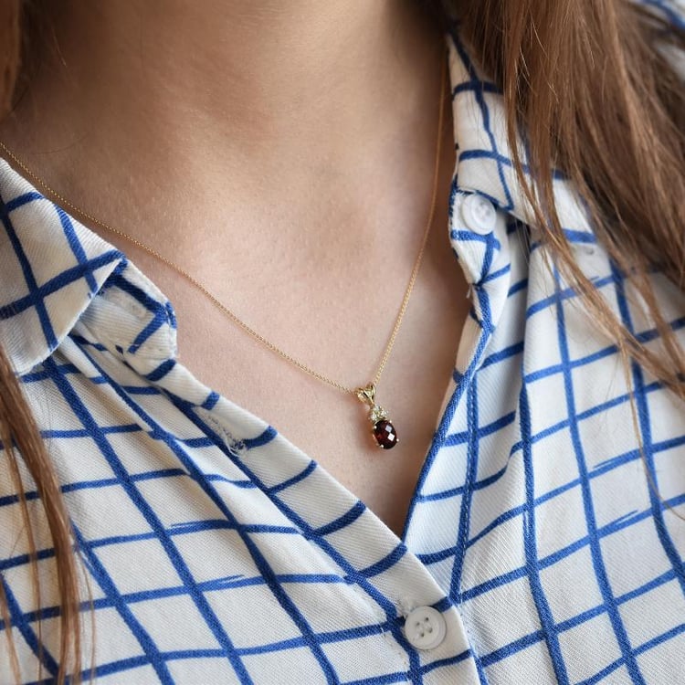 Anhänger mit Granat 39941