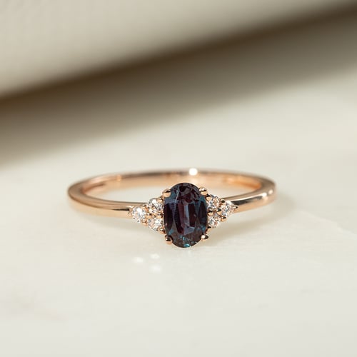 Verlobungsring mit Alexandrit und Diamanten Sheldo