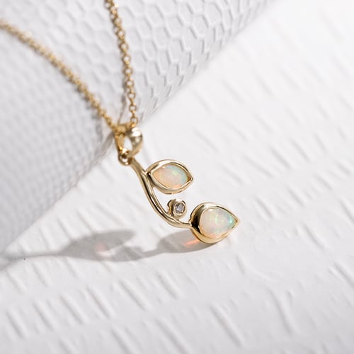 Set aus Schmuck in Blattform mit Opalen und Diamanten Petal