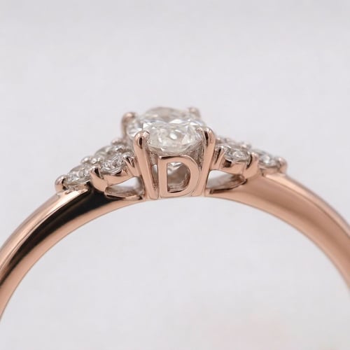 Verlobungsring mit Buchstaben und Diamanten Sheldo