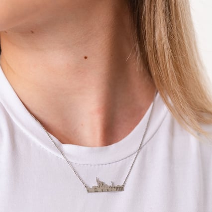 Silberne Kette und Anhänger Stadt Berlin