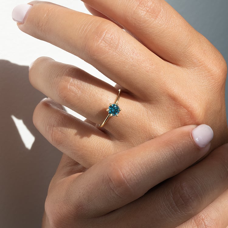 Verlobungsring mit zertifiziertem fancy blue Diamanten Birdie 140585