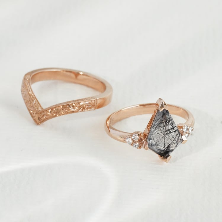 Einzigartiger Ring mit einem Rutilkristall Kettil 121856