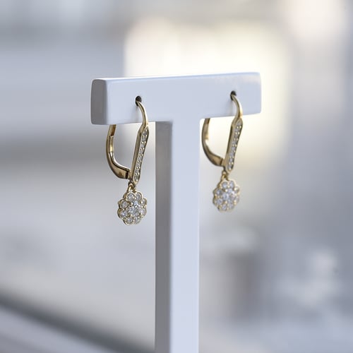 Goldene Ohrringe mit Diamanten Ingo
