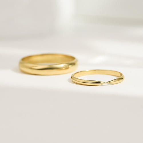 Schlichte goldene Eheringe mit verengtem Umfang Aeneas