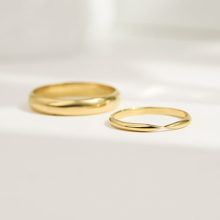 Schlichte goldene Eheringe mit verengtem Umfang Aeneas 156779