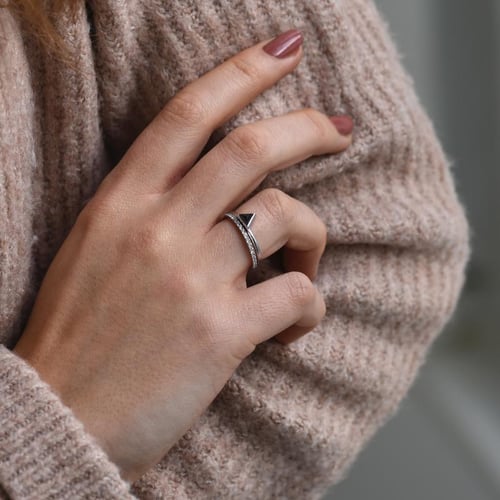 Set mit Eternity-Ring und schwarzem Trillion-Diamantring Begona