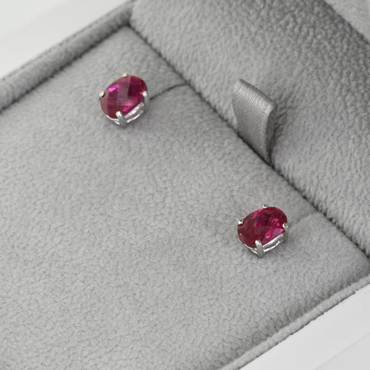 Goldene Ohrringe mit Rubin Ohrstecker in Eppi-Geschenkbox 38809