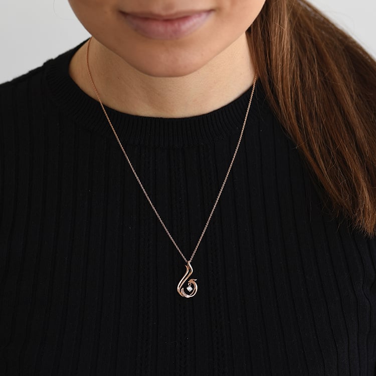 Goldene Halskette mit Diamanten 61938