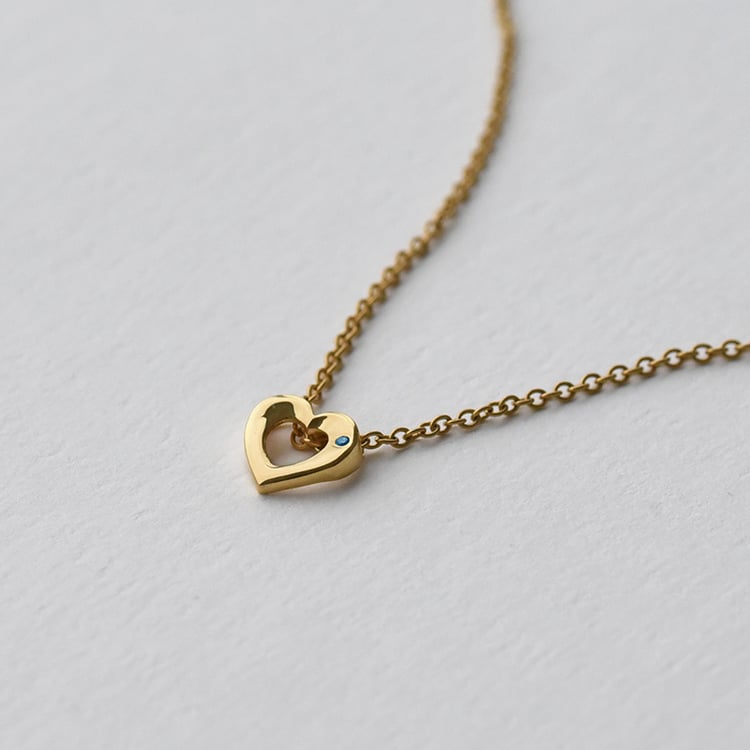 Herzförmiger Silberanhänger mit blauem Diamanten Linnea 73073