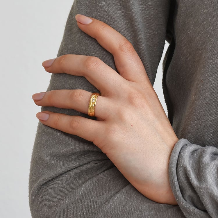 Eheringe aus Gold mit Gravur und Diamanten Consus 76986