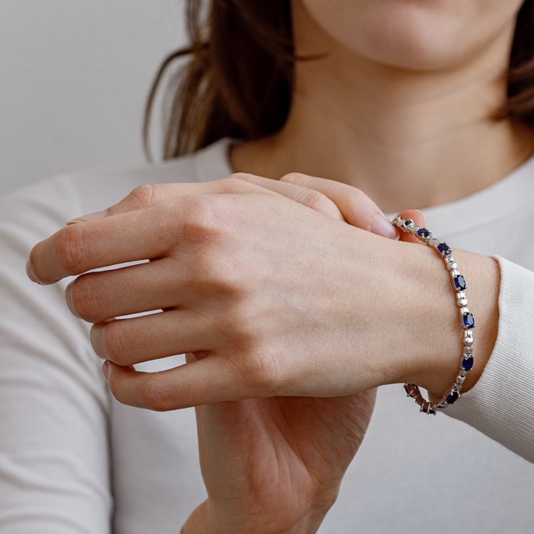 Silbernes Armband mit ovalen Saphiren Ove 133769