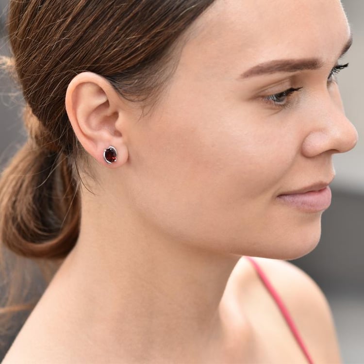 Ohrstecker mit Granaten 30523