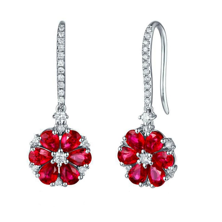 Rubinblüten mit Diamanten in Goldohrringen Theo