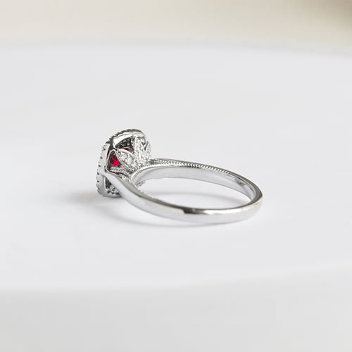 Luxuriöser Goldring mit Spinell und Diamanten Charmaine