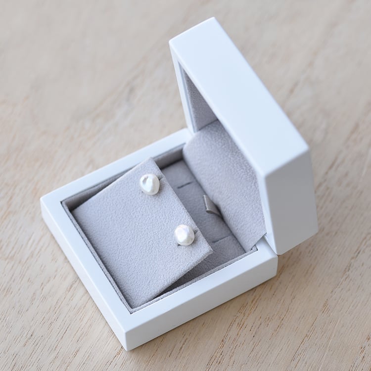 Silberne Ohrstecker mit natürlichen Perlen Nastien 61278