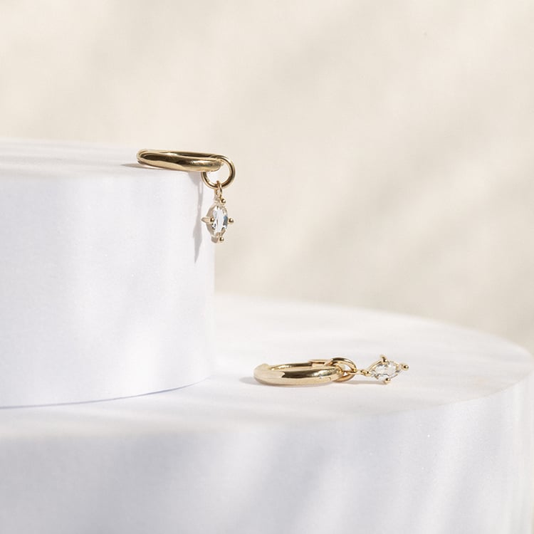 Runde silberne Ohrringe 2in1 mit weißen Topasen Savitri 142680