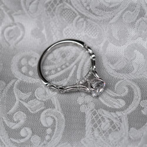 Vintage-Verlobungsring mit Lab Grown Diamanten Noelani
