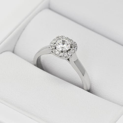 Dezenter Verlobungsring aus Gold mit Diamanten Reley