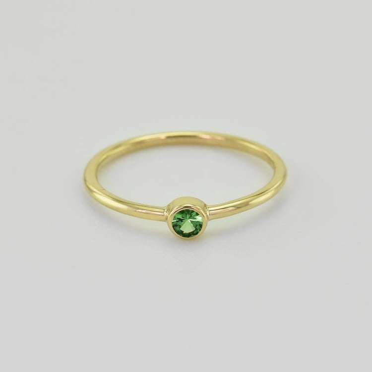 Goldener minimalistischer Ring mit Tsavorit Granat Emilien 41355