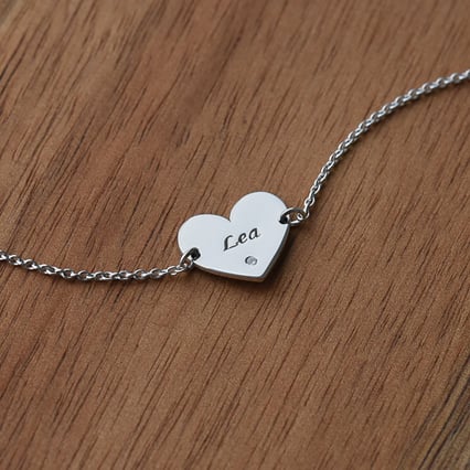 Personalisiertes Armband aus Silber mit Herz Nikole