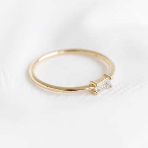 Minimalistischer Ring mit Aquamarin Koos
