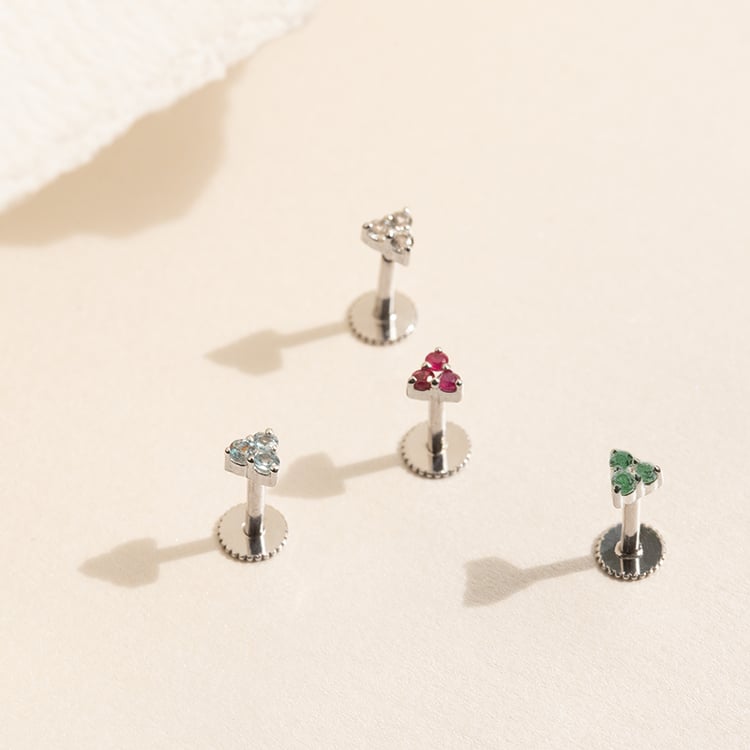 Goldener Piercing Ohrstecker mit weißen Topasen Masha 138312