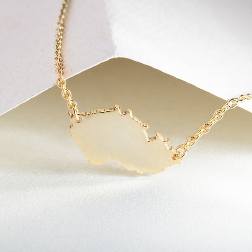 Goldene oder Platinkette mit Anhänger in Form der Tschechischen Republik