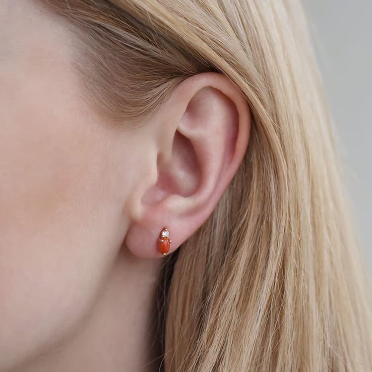 Goldener Piercing Ohrstecker mit Korallen und Diamanten Herve 164471