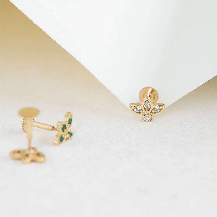 Goldener Piercing Ohrstecker mit himmelblauen Topasen Amina 123035