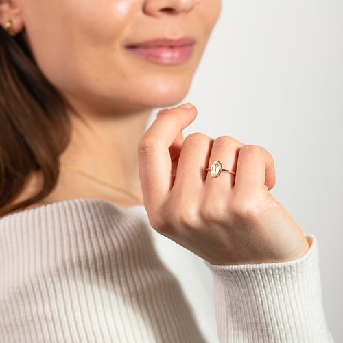 Ovaler Ring mit der Gravur der Rose aus dem Kleinen Prinz