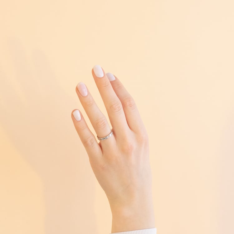 Goldene Eheringe mit Gravur und Diamanten Davis 100965