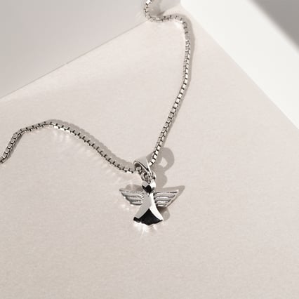 Silberner Anhänger mit Engel Michael