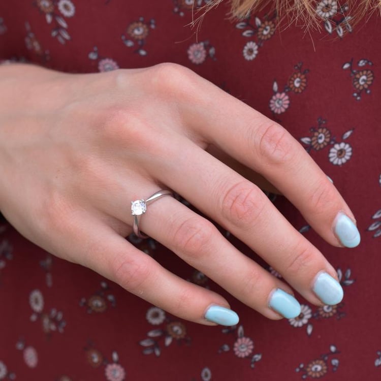 Verlobungsring mit Moissanit Mahiya 22250